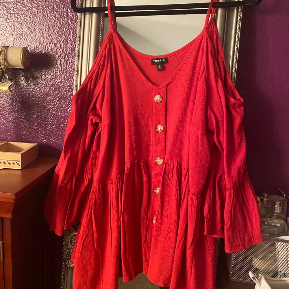 TORRID red gauze cold shoulder